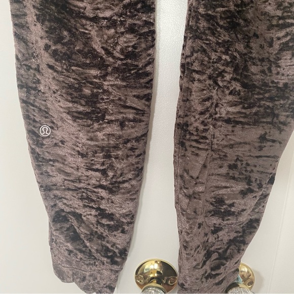 Lululemon Ready to Crush Jogger in French Press - Picture 5 of 7